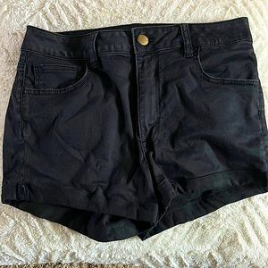 Super Stretch Hi-Rise black shorts